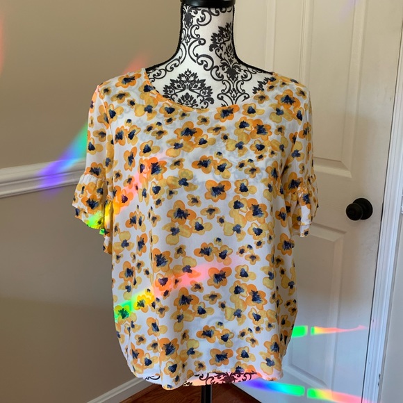 Roebuck & Co Yellow Floral Ruffle Sleeve Blouse, women’s size Lg. - Picture 2 of 7